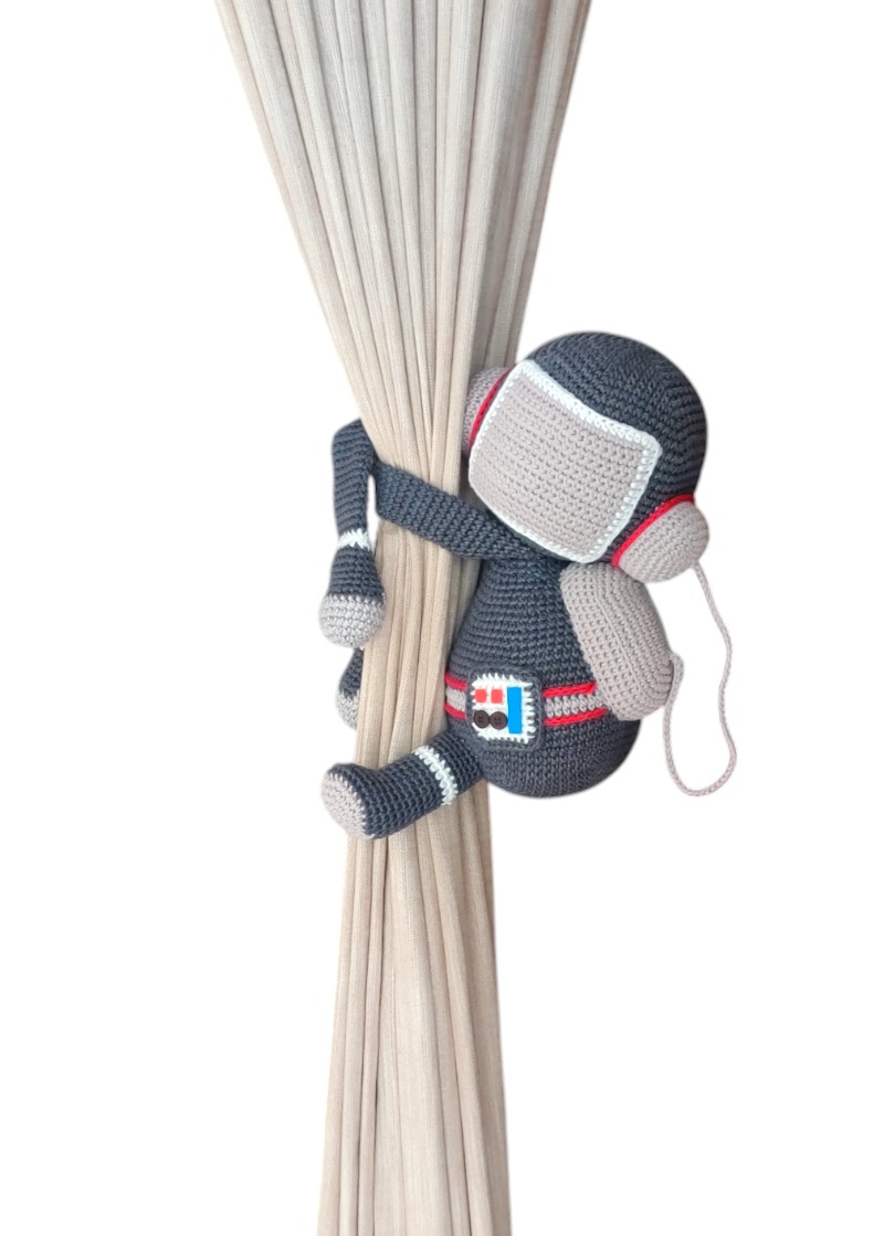 Altair – Astronaut Curtain Tie